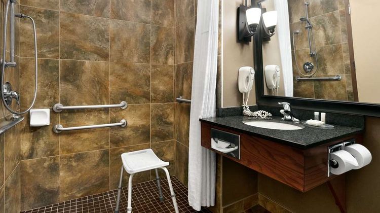 Days Inn and Suites Strathmore Room