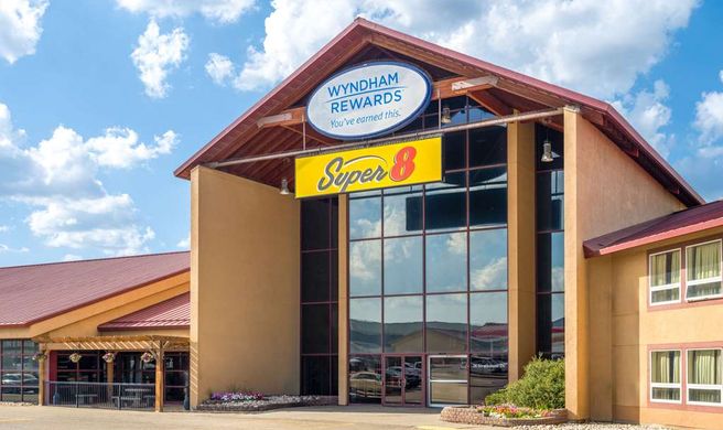Super 8 Sherwood Park/Edmonton Area Exterior
