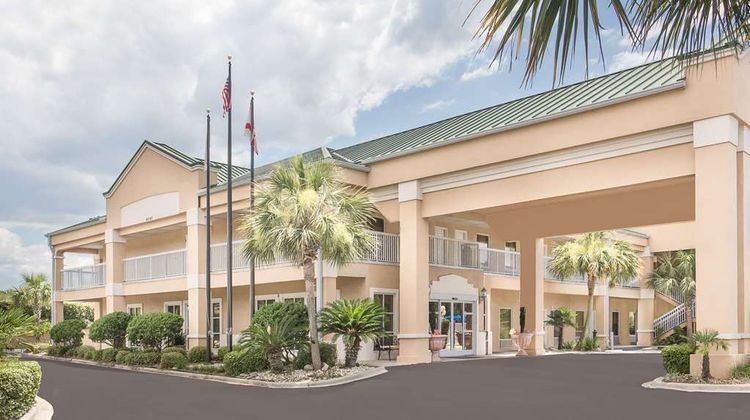 Baymont Inn & Suites Crestview Exterior