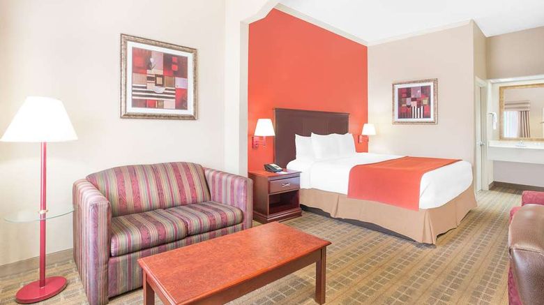 <b>Baymont Inn & Suites Crestview Room</b>. Images powered by <a href="https://iceportal.shijigroup.com/" title="IcePortal" target="_blank">IcePortal</a>.