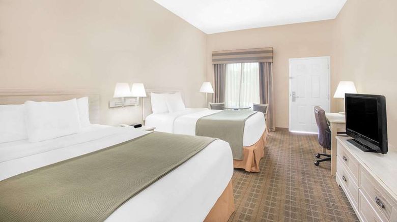 <b>Baymont Inn & Suites Crestview Room</b>. Images powered by <a href="https://iceportal.shijigroup.com/" title="IcePortal" target="_blank">IcePortal</a>.
