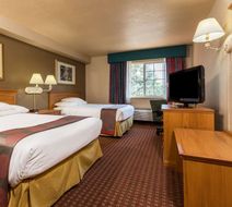 Ramada Portland East Room