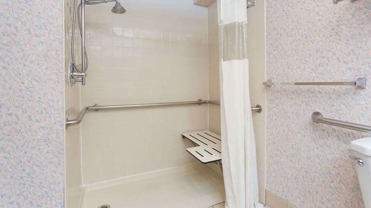 Ramada Portland East Room