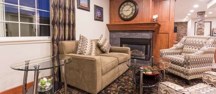 Ramada Portland East Lobby