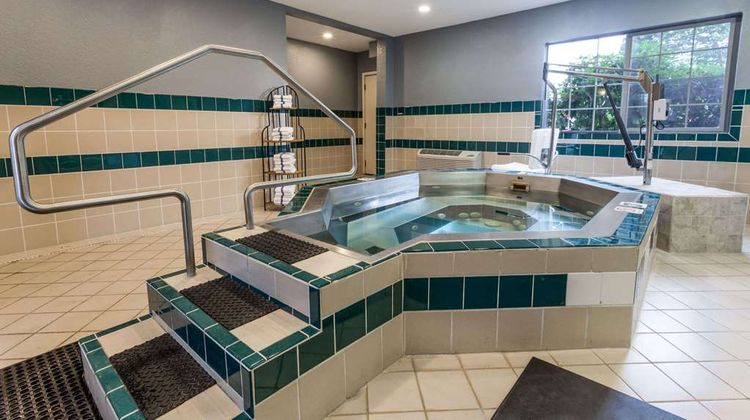 Ramada Portland East Pool
