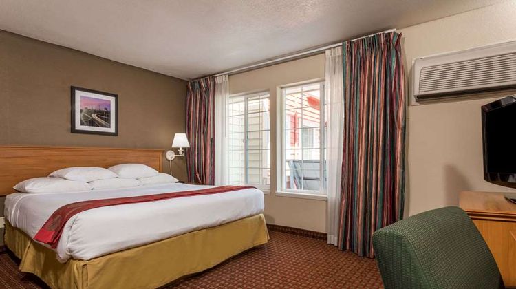 Ramada Portland East Room