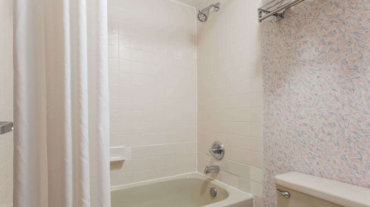 Ramada Portland East Room