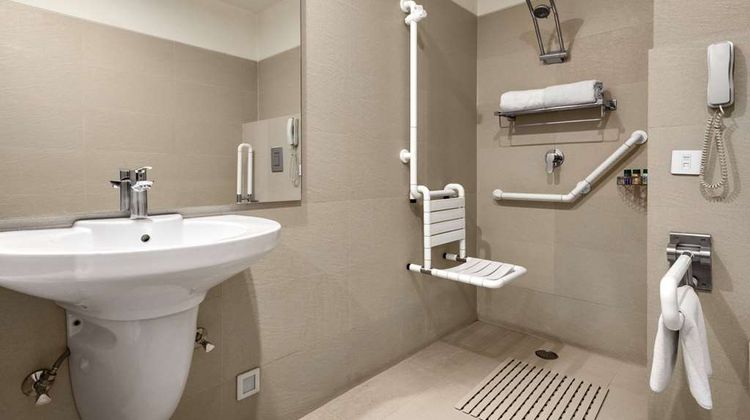 Ramada Hotel City Centre Jalandhar Room