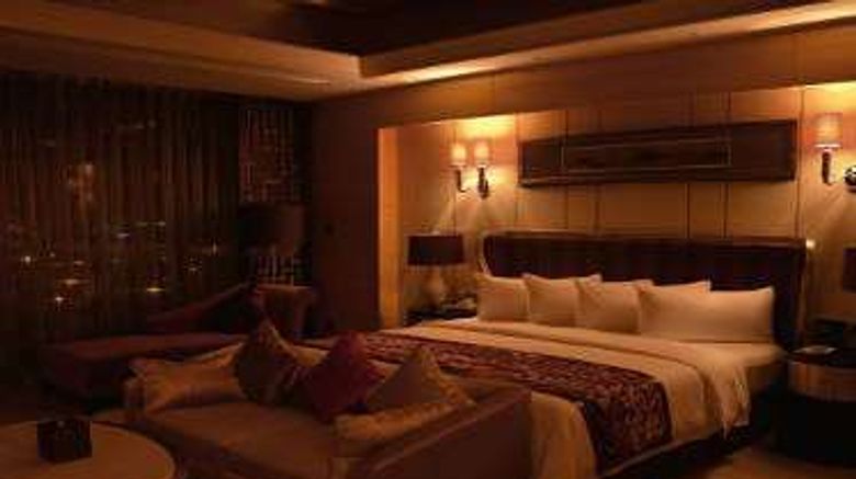 <b>Wyndham Grand Plaza Royale Kunming Suite</b>. Images powered by <a href="https://iceportal.shijigroup.com/" title="IcePortal" target="_blank">IcePortal</a>.