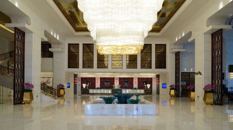 <b>Wyndham Grand Plaza Royale Kunming Lobby</b>. Images powered by <a href="https://iceportal.shijigroup.com/" title="IcePortal" target="_blank">IcePortal</a>.