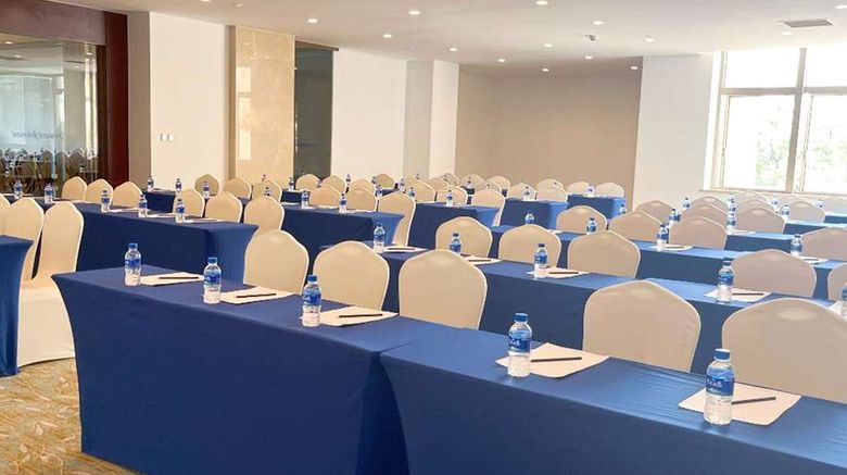 <b>Howard Johnson Tropical Garden Plaza Ballroom</b>. Images powered by <a href="https://iceportal.shijigroup.com/" title="IcePortal" target="_blank">IcePortal</a>.
