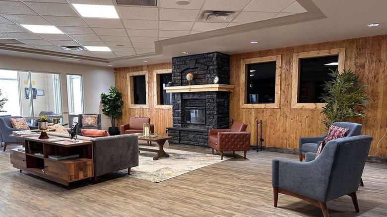 <b>Ramada by Wyndham Estevan Lobby</b>. Images powered by <a href="https://iceportal.shijigroup.com/" title="IcePortal" target="_blank">IcePortal</a>.