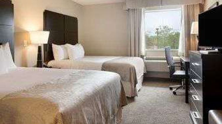 Baymont Inn & Suites College Station Room