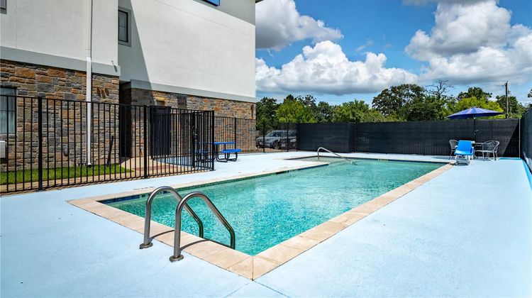 Baymont Inn & Suites College Station Pool