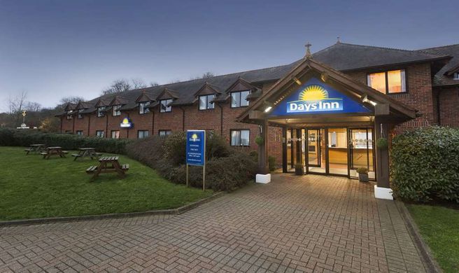 Days Inn Sevenoaks Clacket Lane Exterior