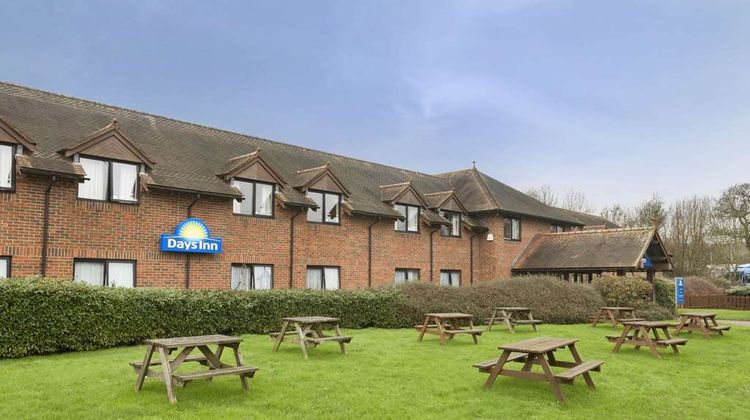 Days Inn Sevenoaks Clacket Lane Exterior