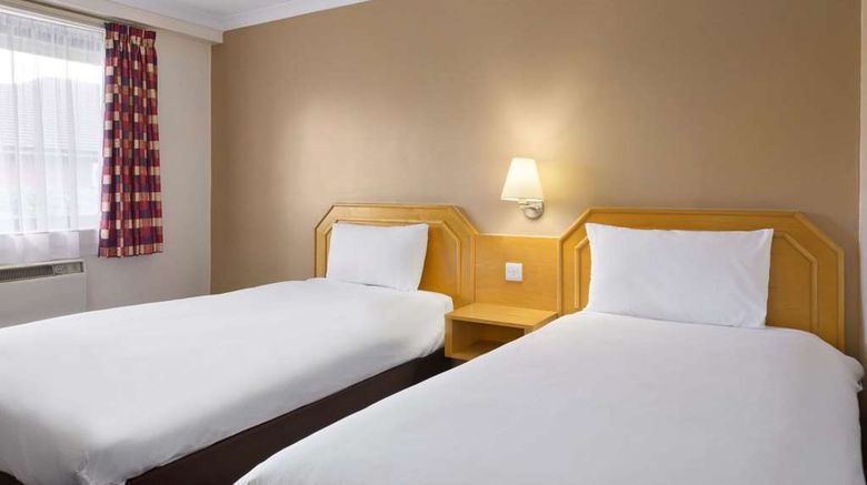 <b>Days Inn Hamilton Room</b>. Images powered by <a href="https://iceportal.shijigroup.com/" title="IcePortal" target="_blank">IcePortal</a>.