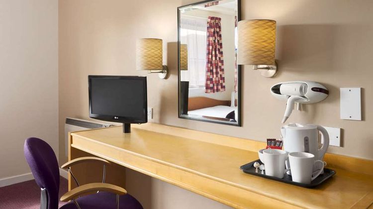 Days Inn Hamilton Room