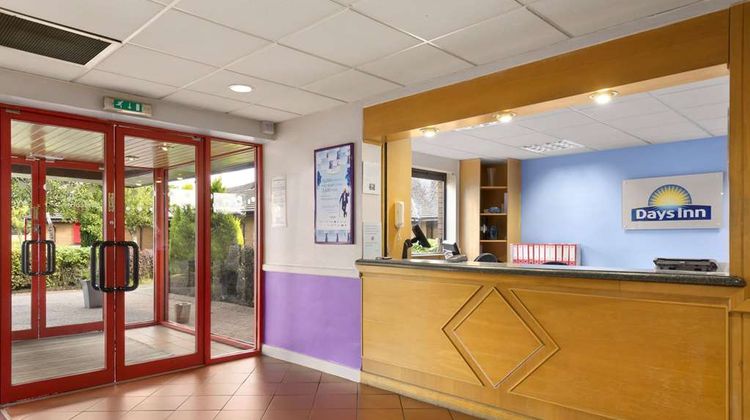 Days Inn Hamilton Lobby
