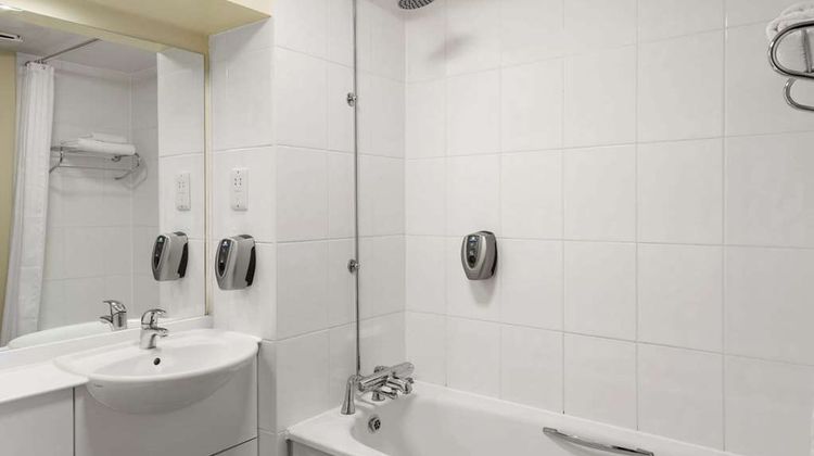 Days Inn Hamilton Room