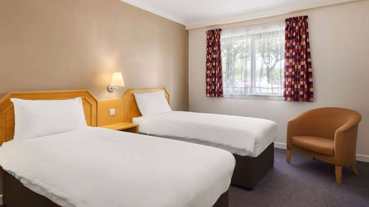 Days Inn Hamilton Room
