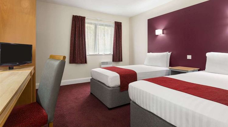 Days Inn Maidstone Room