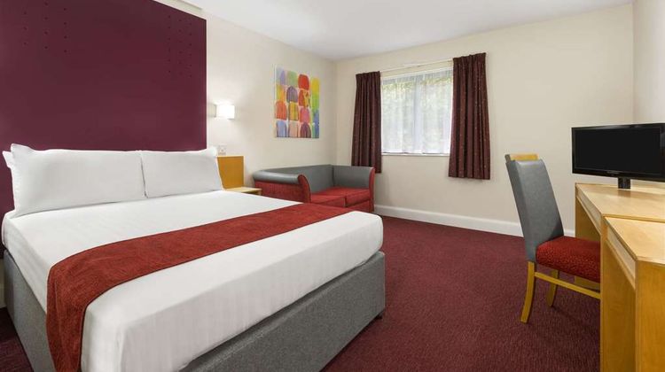 Days Inn Maidstone Room