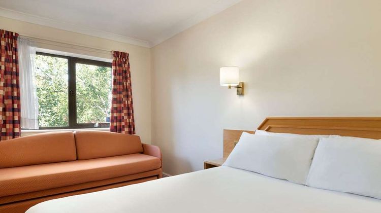 Days Inn Southampton Rownhams Room