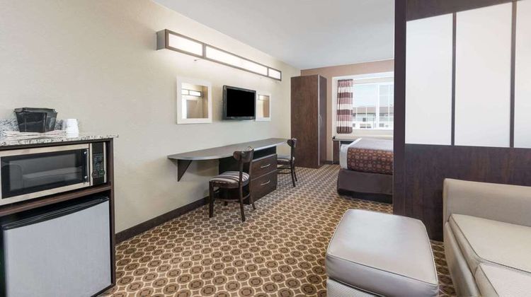 Microtel Inn & Suites Dickinson Room