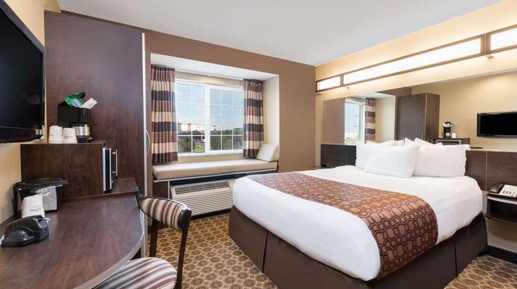 Microtel Inn & Suites Dickinson Room