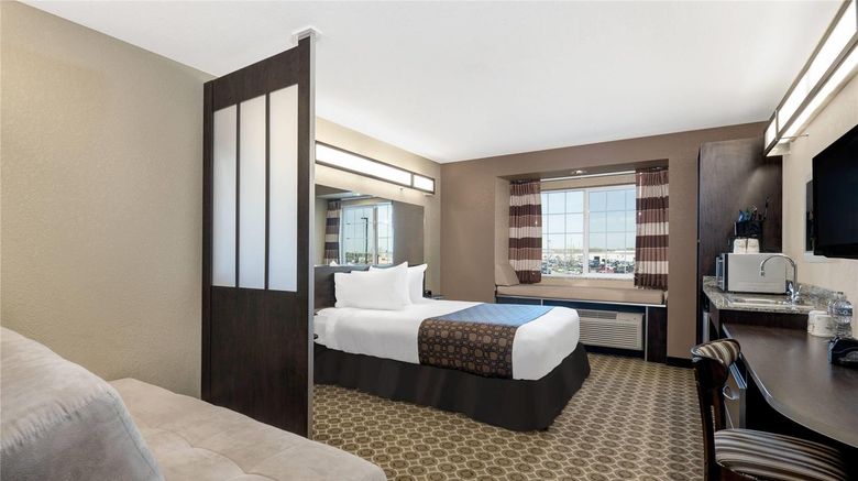 <b>Microtel Inn & Suites Williston Room</b>. Images powered by <a href="https://iceportal.shijigroup.com/" title="IcePortal" target="_blank">IcePortal</a>.