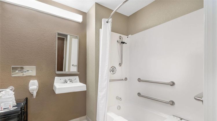 Microtel Inn & Suites Williston Room
