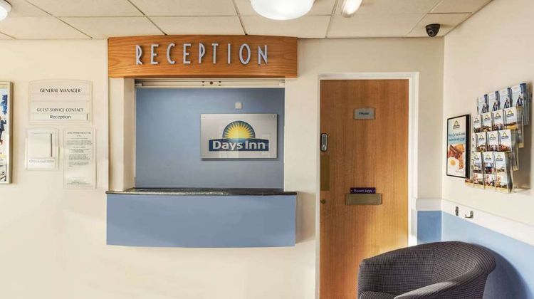 Days Inn Watford Gap Lobby