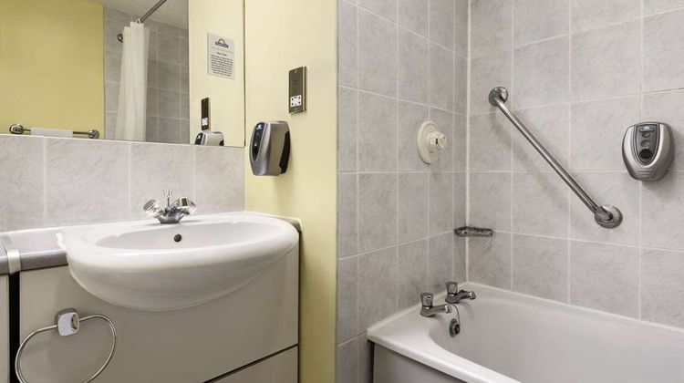 Days Inn Watford Gap Room