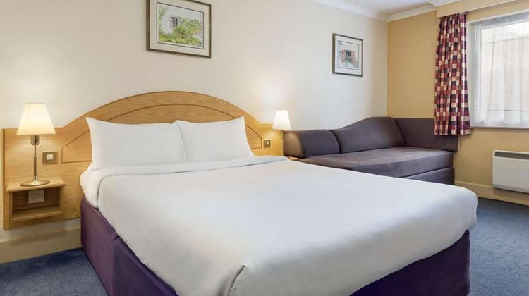 Days Inn Watford Gap Room