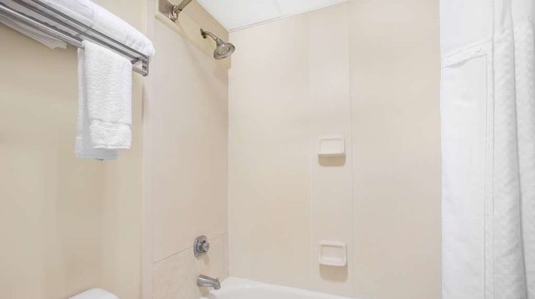 Days Inn Metter Room