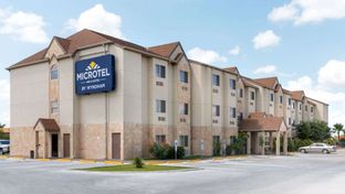 Microtel Inn & Suites Eagle Pass