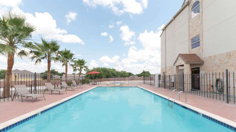Microtel Inn & Suites Eagle Pass Pool