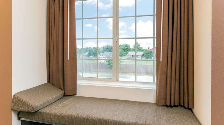 Microtel Inn & Suites Eagle Pass Suite