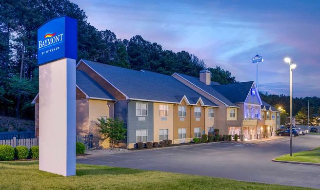 Baymont Inn & Suites Kennesaw Exterior