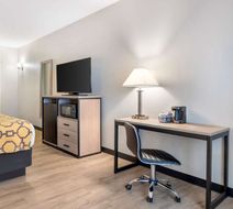 Baymont Inn & Suites Kennesaw Room