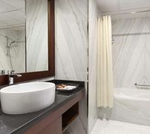 Royal Ascot Hotel Apartments Room