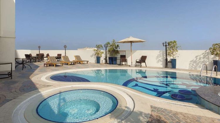 Royal Ascot Hotel Apartments Pool