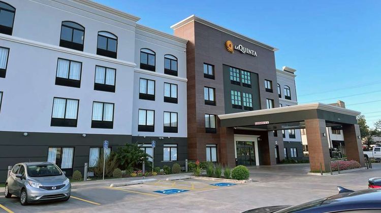 La Quinta Tulsa Midtown Exterior