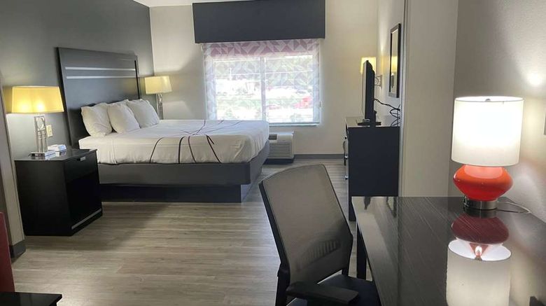 <b>La Quinta Tulsa Midtown Room</b>. Images powered by <a href="https://iceportal.shijigroup.com/" title="IcePortal" target="_blank">IcePortal</a>.