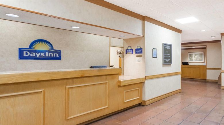 <b>Days Inn Seguin TX Lobby</b>. Images powered by <a href="https://iceportal.shijigroup.com/" title="IcePortal" target="_blank">IcePortal</a>.