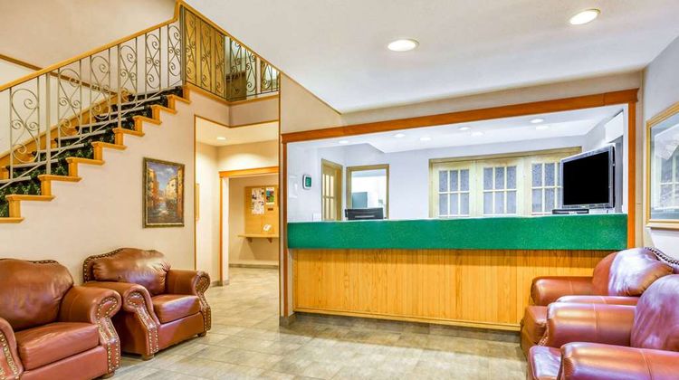 Howard Johnson Fort Saint John Lobby