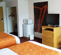 Howard Johnson Fort Saint John Room