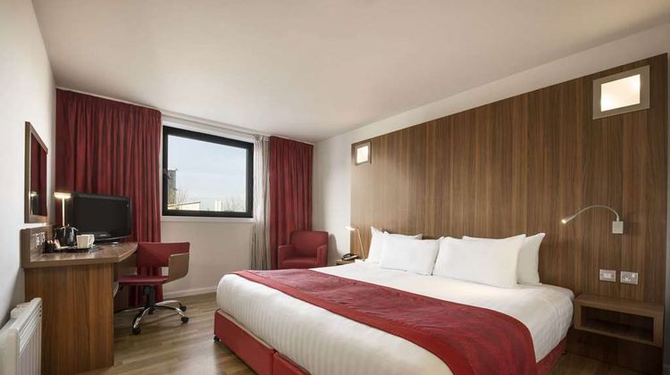 Ramada Encore Newcastle-Gateshead Hotel Room