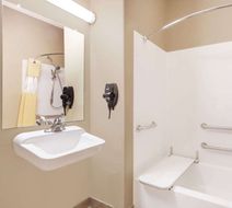 Days Inn & Suites Marquez Room